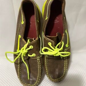 Women’s Brown and Green Twisted X driving moc shoes. Size 9M